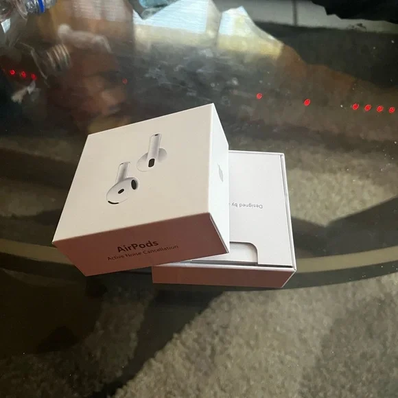 Apple AirPods with Noise Cancellation - White